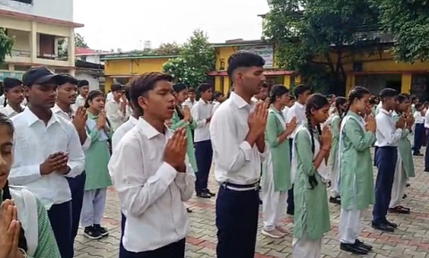 उत्तराखंड के स्कूलों में गीता पाठ शुरू, शिक्षकों के एक वर्ग ने जताई आपत्ति..