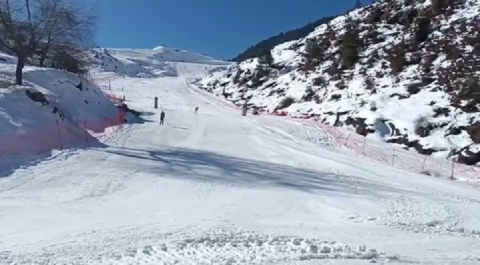 औली में नेशनल विंटर गेम्स की तैयारियां तेज, बर्फबारी पर टिकी खिलाड़ियों और पर्यटन की नजरें..